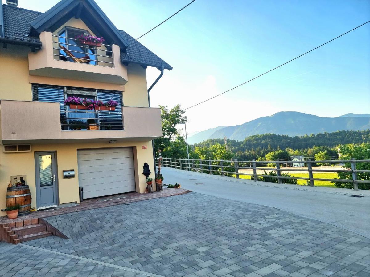 Gartnar Home -Hiska S Pridihom Domacnosti In Pogledom Na Hribe. Radovljica Εξωτερικό φωτογραφία